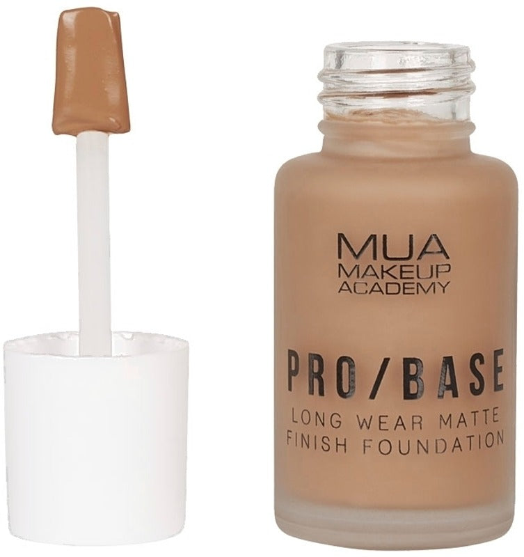 MUA Makeup Academy MUA专业长效哑光粉底液30毫升180号|MUA Make Up Academy Pro Base Long Wear Matte Finish Foundation 30 ml 180 meikkivoide