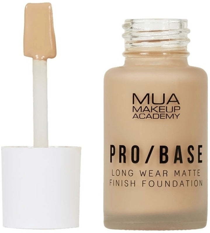 MUA Makeup Academy MUA专业长效哑光粉底液30毫升142号|MUA Make Up Academy Pro Base Long Wear Matte Finish Foundation 30 ml 142 meikkivoide